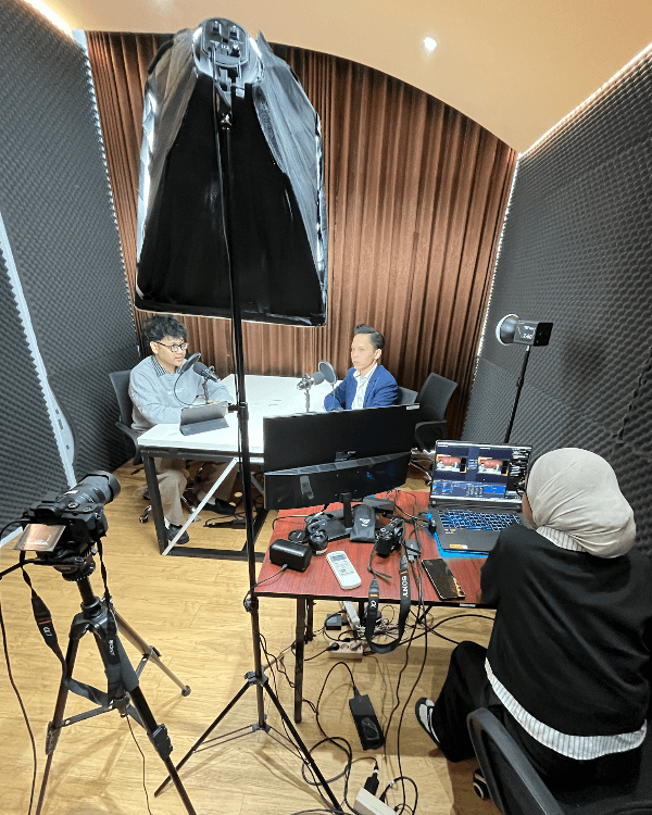 Behind The Scenes 6